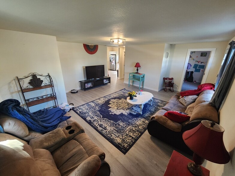 Building Photo - 785 NW West St