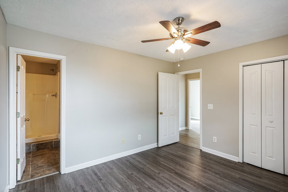 Building Photo - 1204 Smalls Ct