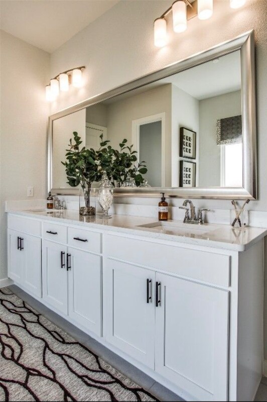 Building Photo - 204 Carmen Oak Ln