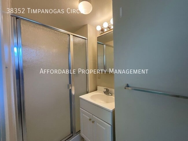Building Photo - 38352 Timpanogas Cir