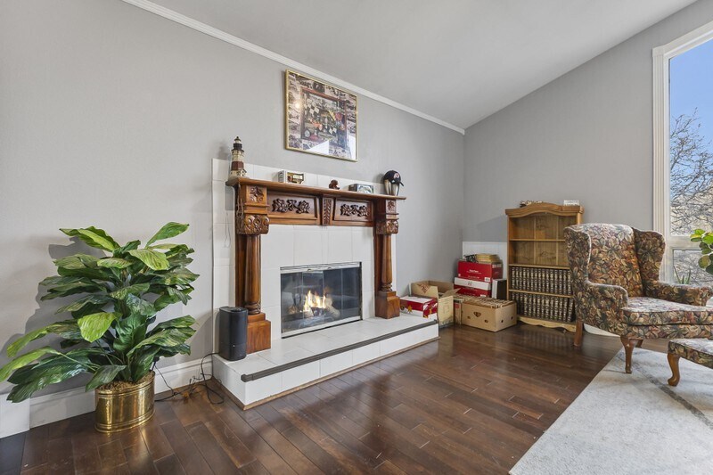 Building Photo - 752 Raygene Way