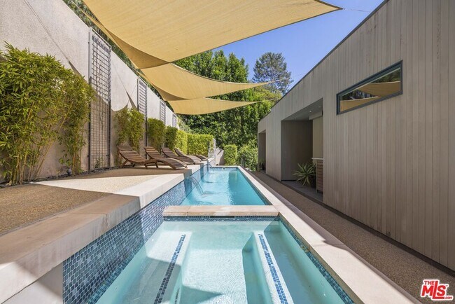 Building Photo - 2756 Westshire Dr