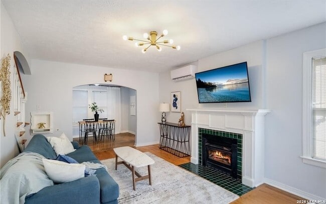 Building Photo - 422 Pershing Ave