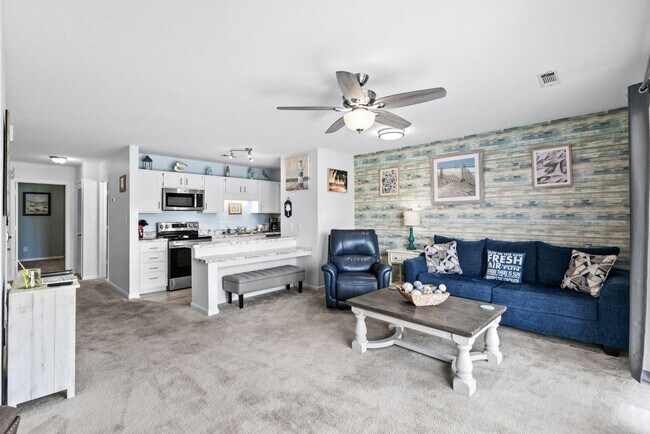 Building Photo - 215 Double Eagle Dr