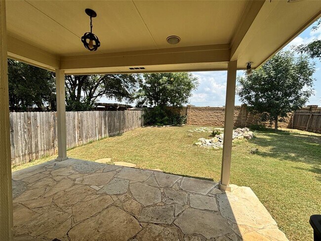 Building Photo - 1702 McDowell Bend