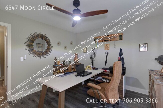Building Photo - 6547 Moon Cir