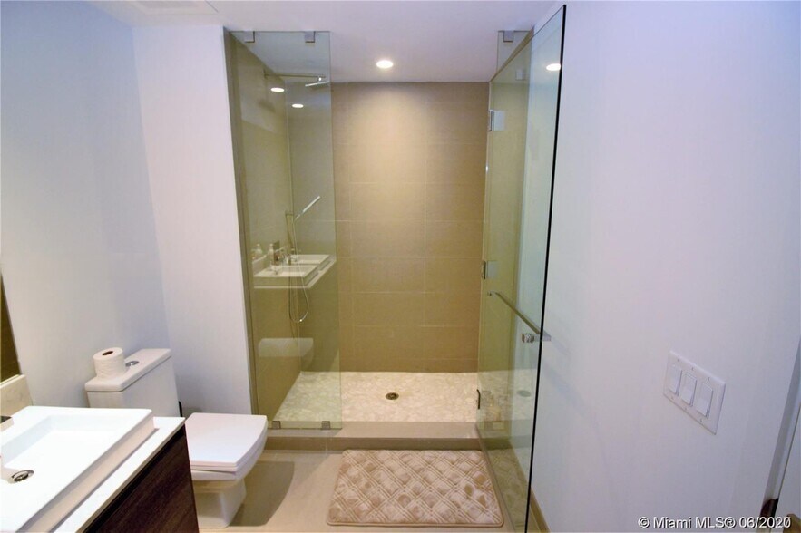 Building Photo - 1080 Brickell Ave