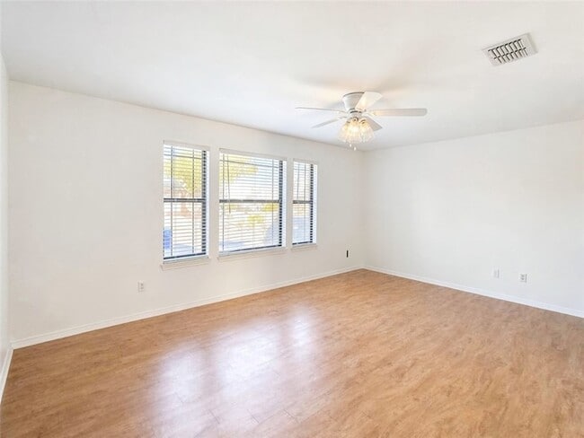 Building Photo - 15334 Barataria Dr