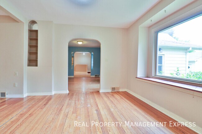 Building Photo - 47704 E 69th St