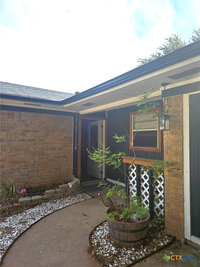 Building Photo - 1519 Indian Trail
