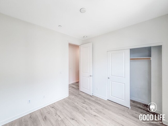 Building Photo - Modern 3BD/2.5BA Townhome in Mission Valley with Kitchen Island, Private Patio & 2-Car Garage