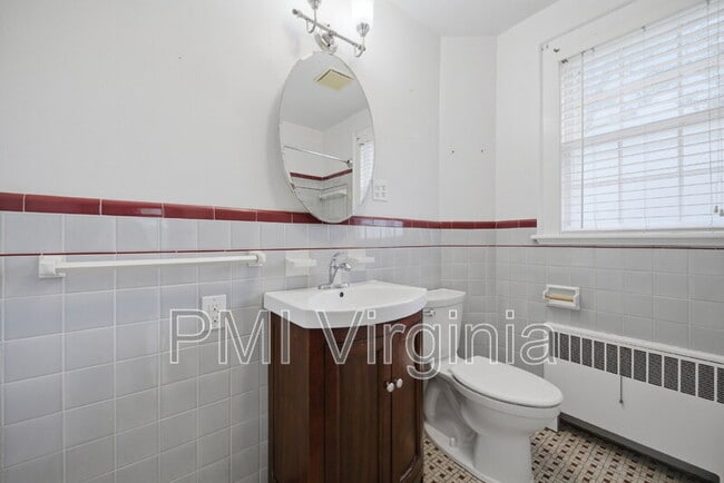Building Photo - 400 Kemp Ln