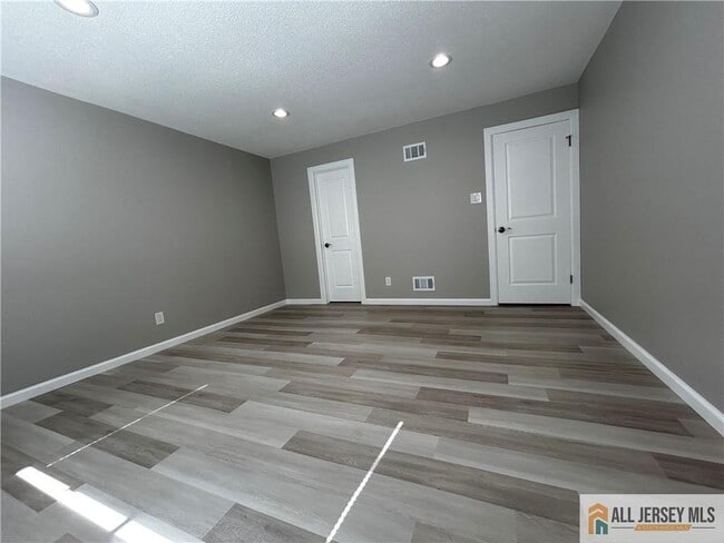 Building Photo - 13 Sweetgum Ln