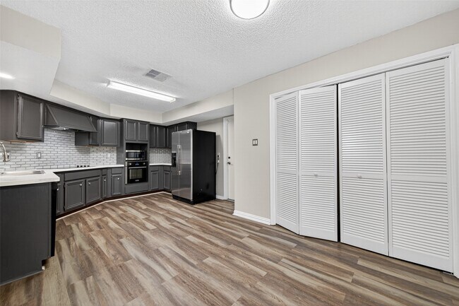 Building Photo - 12307 Gambit Dr