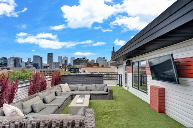 Building Photo - 1312 W Madison St