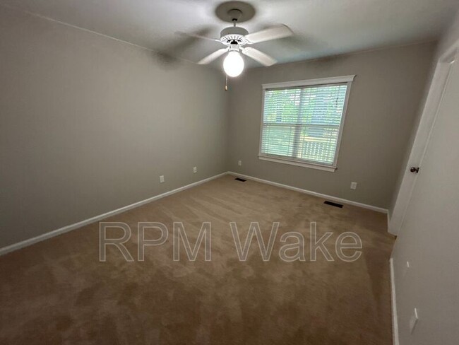 Building Photo - 4200 Willowdale Ct