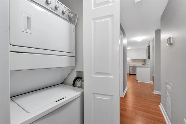 Building Photo - Watermill Place