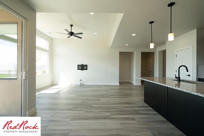 Building Photo - Modern 3 Bedroom Single-Level Home in Vill...