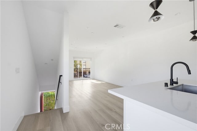 Building Photo - 21721 Hart St