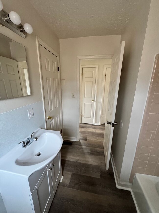 Building Photo - 3/1 in Shelby, NC