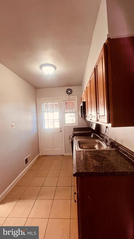 Building Photo - 4413 Fenor Rd