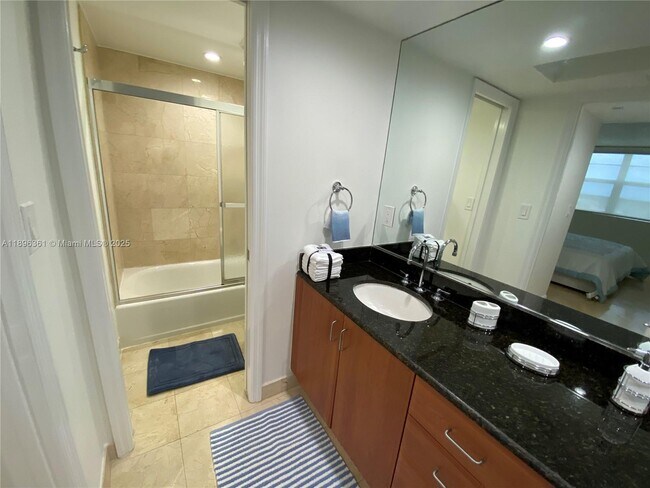 Building Photo - 6917 Collins Ave