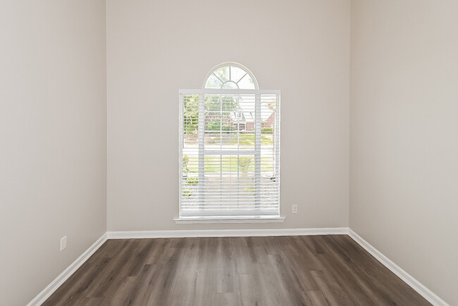 Building Photo - Comfort & Charm in Olive Branch