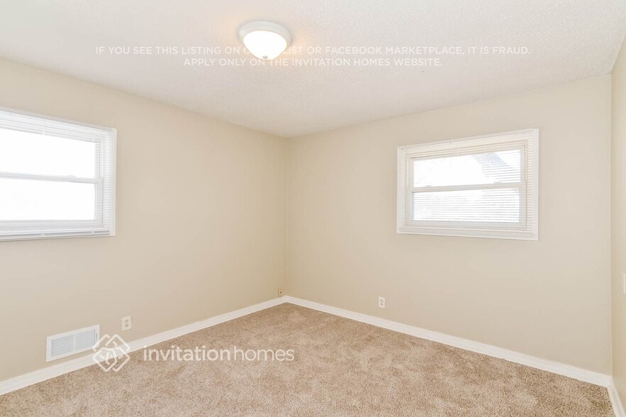 Building Photo - 2110 2nd St S