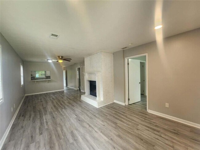 Building Photo - 1168 Pinedale Cir NW