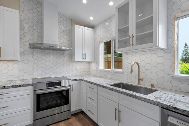 Building Photo - Coming Soon! Luxury 2 bedroom 2 bath with ...