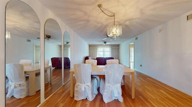 Building Photo - 3432 Lake Bayshore Dr