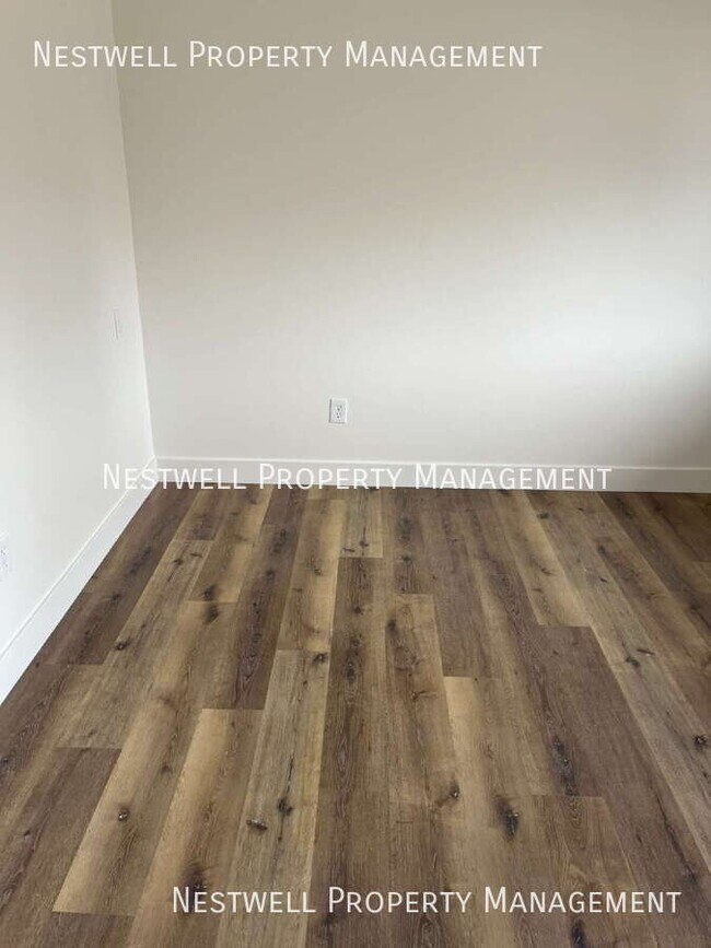 Building Photo - 893 W 1500 N St