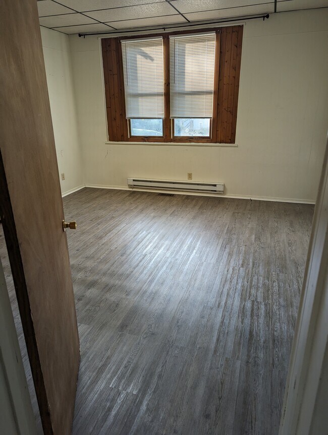 Building Photo - 630 E Brady St