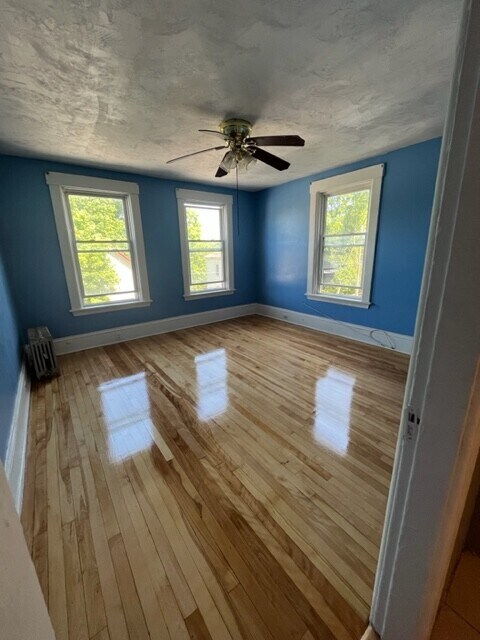 Building Photo - 20 Temple St