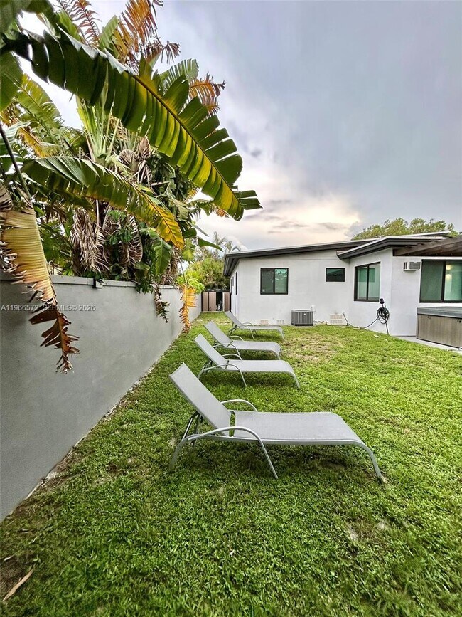 Building Photo - 2631 Roosevelt St