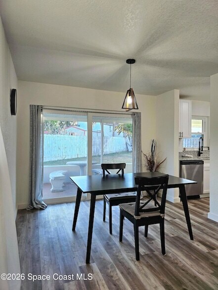 Building Photo - 872 Sadnet Cir NE