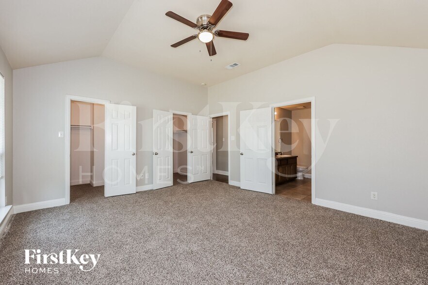 Building Photo - 614 Canvas Ct