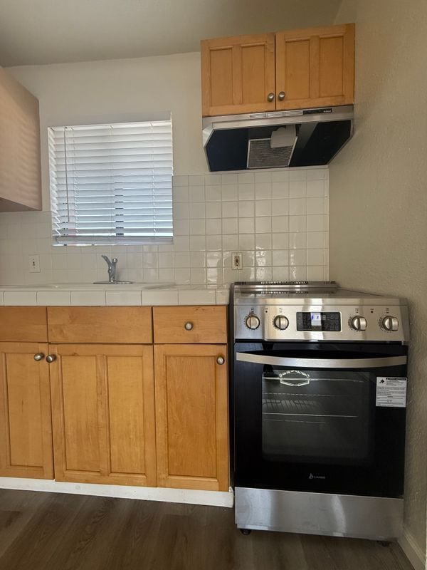 Building Photo - 1816 N Gramercy Pl