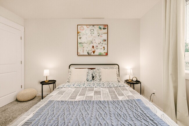 Building Photo - 3213 Grand Blvd