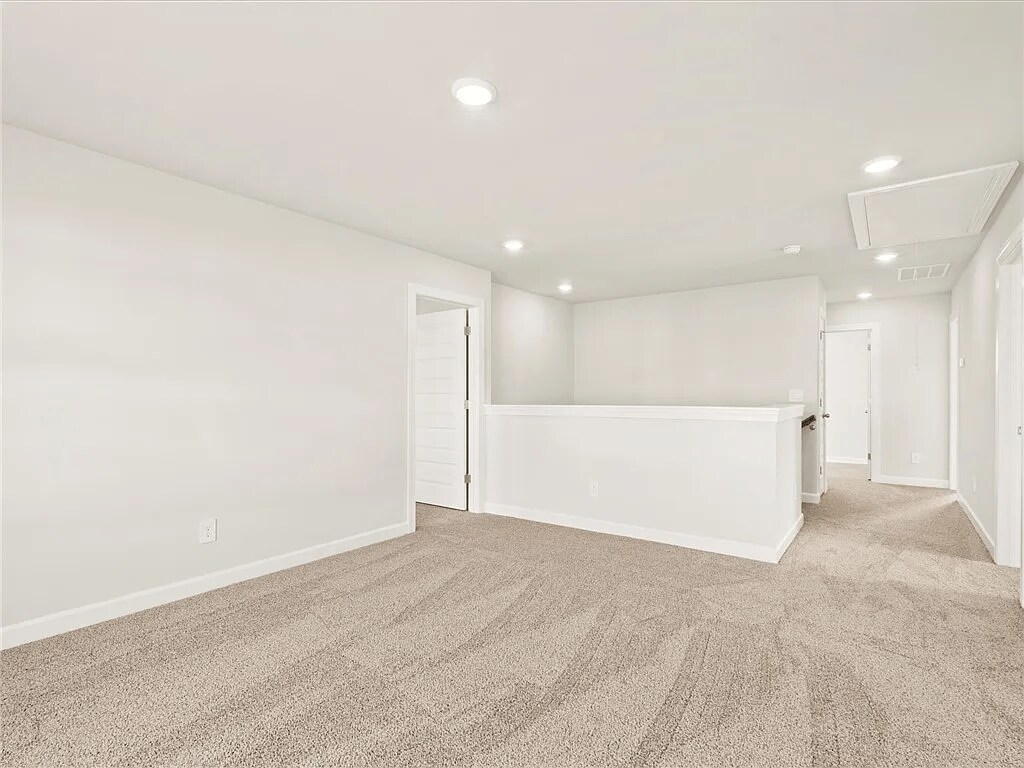 Building Photo - 105 Oval Ct