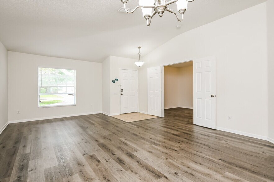 Building Photo - 2258 Meadow Oak Cir