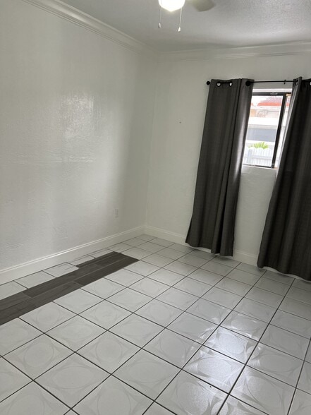 Building Photo - 649 W 14th St