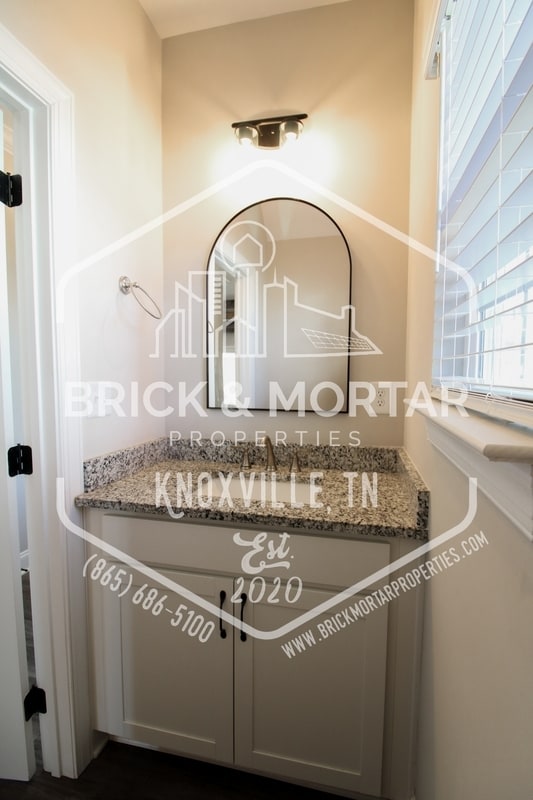 Building Photo - 1669 Spring Berry Ln