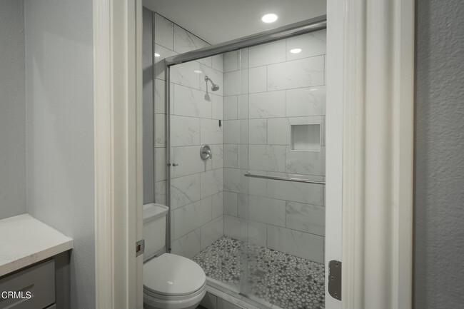 Building Photo - 851 Ivywood Dr