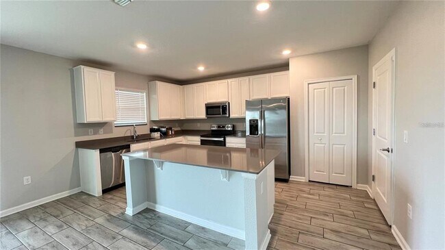 Building Photo - 1343 Lassen St