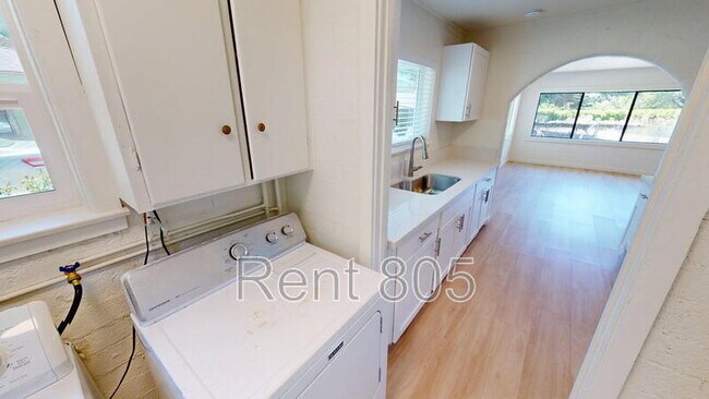 Building Photo - 8236 Edison Dr