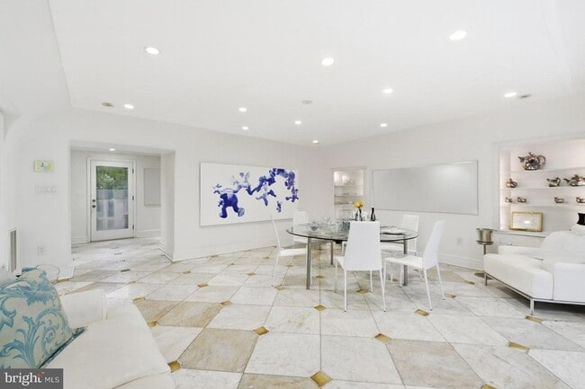 Building Photo - 3308 R St NW