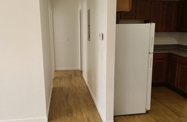 Building Photo - 701 Park Ave