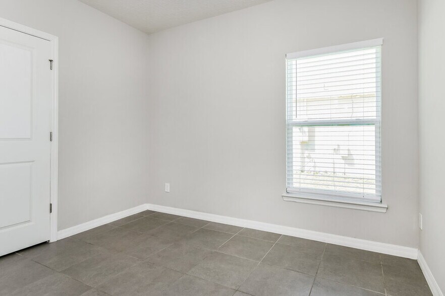 Building Photo - 1387 Burnley Ct