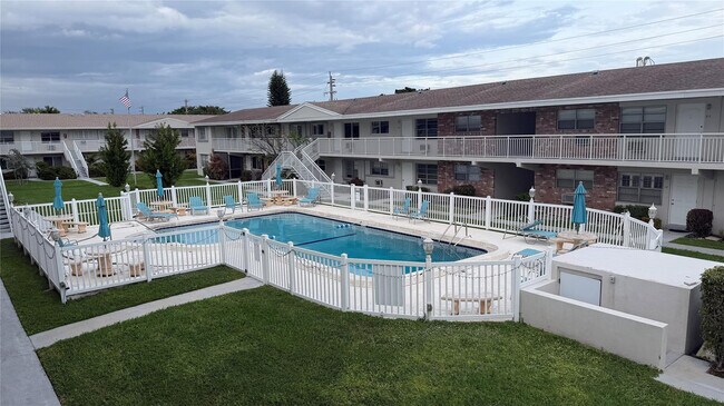 Building Photo - 3850 NE 21st Way